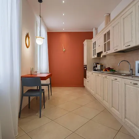 The Arsenal Large Apartman