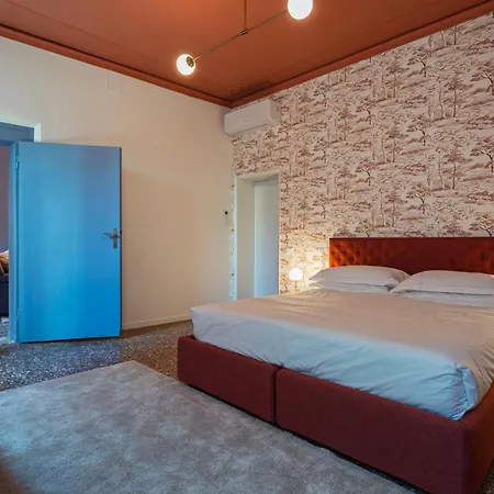 The Arsenal Large דירה *