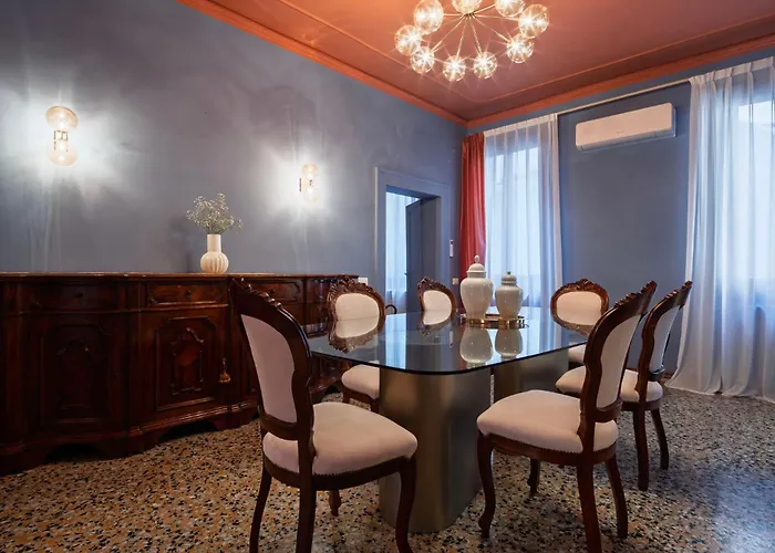 The Arsenal Large Apartamento